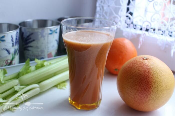 Pomarańczowy sok z cytrusów, marchewki, brokuła i selera