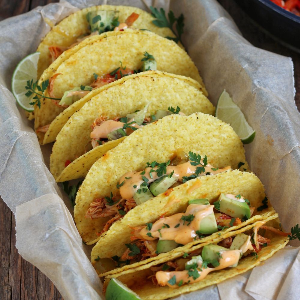 Chrupiące tacos z szarpanym kurczakiem - miniatura